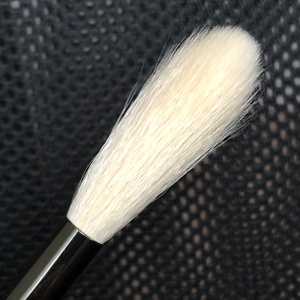 Pensula profesionala pentru aplicarea iluminatorului, din par fin de capră, K-F06, KAJOL Beauty™ - Img 3