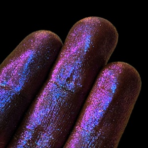 Pigment PK56(roscat cu irizatii albastre-violet) Sparkle/Microglitter pentru machiaj KAJOL Beauty, 1g - Img 1