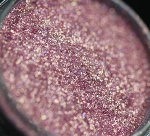 Pigment PK21(roz pal cu irizatii aurii) Sparkle/Microglitter pentru machiaj KAJOL Beauty, 1g - Img 2