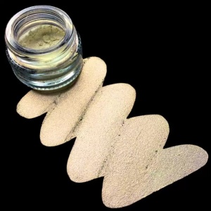 Pigment PK37 (alb translucid cu irizatii champagne) Duochrome pentru machiaj KAJOL Beauty, 1g - Img 3