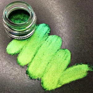 Pigment PK71 (verde-lime-albastru) Multichrome pentru machiaj KAJOL Beauty, <1g - Img 4
