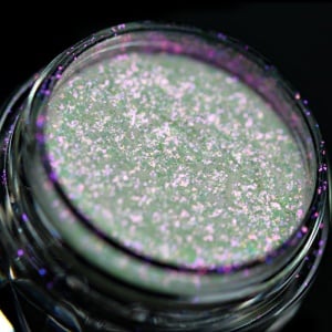 Pigment PK99(alb translucid cu irizatii mov) Sparkle/Microglitter pentru machiaj KAJOL Beauty, 1g - Img 1