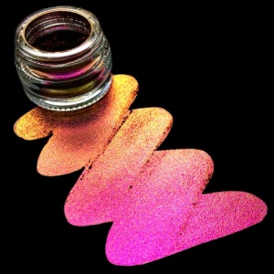 Pigment PK72(vișiniu-mov-cupru-auriu) Multichrome pentru machiaj KAJOL Beauty, 1g - Img 3