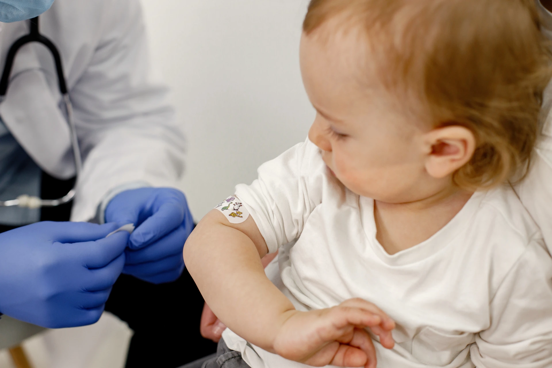 Vaccinuri obligatorii copii: ghid complet cu schema de vaccinare
