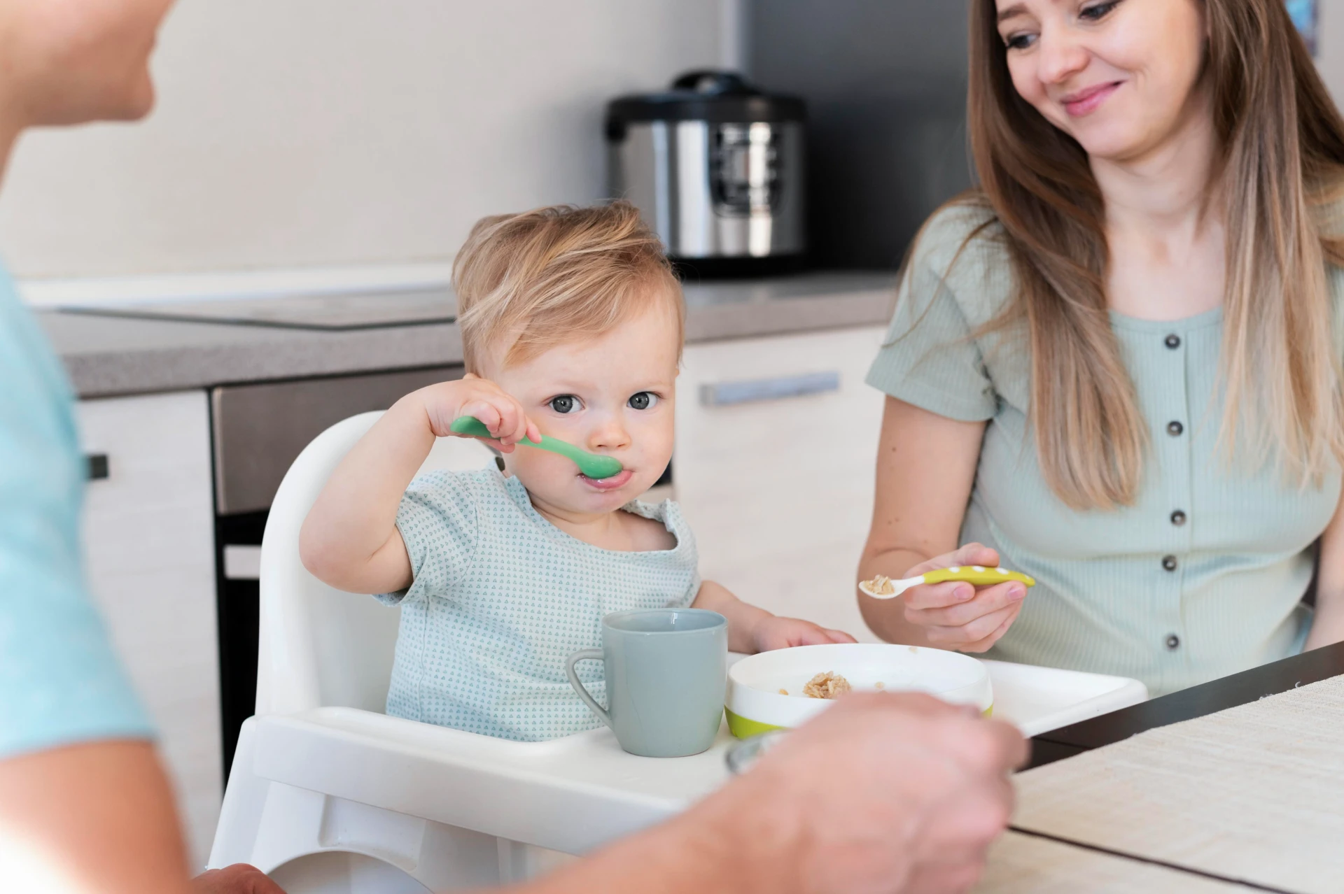 Diversificare bebelusi: perioada de explorare a alimentației pas cu pas