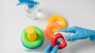 Cum să cureţi şi să dezinfectezi jucăriile copiilor? - Ghid util