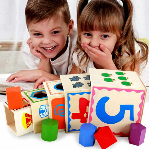 Turn Montessori din Lemn cu 5 Cuburi, Cifre si Forme de Sortat