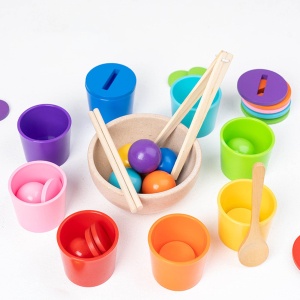 Joc Montessori din lemn pentru sortarea culorilor, cu 8 cupe, bile, jetoane si accesorii - Img 4