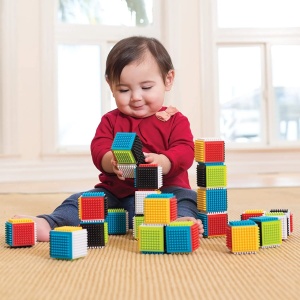 Set 25 cuburi senzoriale de construit pentru bebelusi