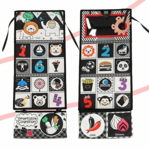 Carte din material textil cu elemente senzoriale si imagini contrastante stimualare vizuala, 0-12 luni