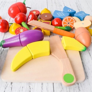 Set galetusa cu alimente de feliat din lemn, Micul Bucatar
