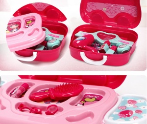 Set de joaca pentru fete, valiza oglida, bijuterii, feohn si accesorii