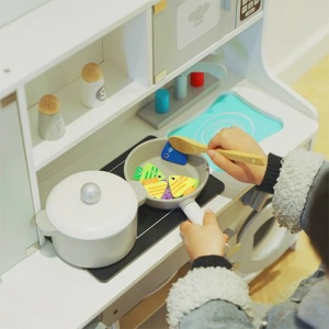 Bucatarie pentru copii din lemn MDF, masina de spalat, cuptor cu microunde si accesorii incluse