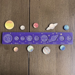 Joc educativ in limba romana, puzzle din lemn cu planetele Sistemului Solar