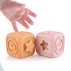 Set de joaca 2 in 1 cuburi moi si inele de stivuire, Iepuras