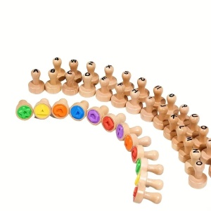 Set educativ cu 45 stampile din lemn si carduri - Alfabet, forme si cifre