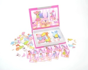 Carte magnetica puzzle pentru copii – Lumea printeselor