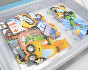 Carte magnetica puzzle pentru copii – Vehicule in trafic