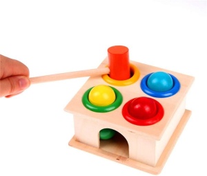 Joc Montessori, Cutiuta cu 4 bile si ciocan - Img 3