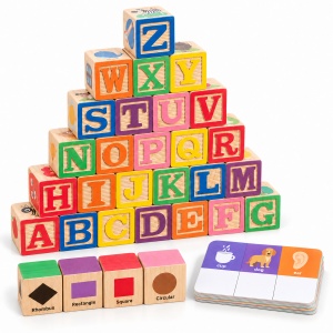 Set 26 cuburi de construit din lemn cu alfabet, numere, imagini si 9 carduri de joaca