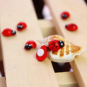 Set 50 buburuze colorate din lemn pentru creatii, 2 cm
