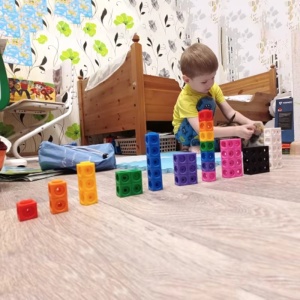 Set de constructie cuburi interconectabile, 117 piese