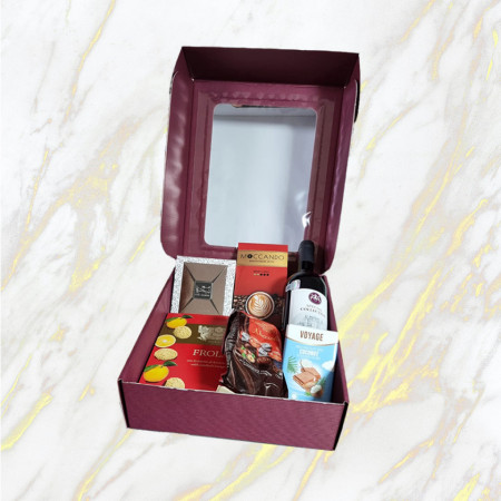 Pachet Cadou pentru barbati Parfum Latafa Oud Najdia, Vin demisec Merlot, cafea, praline si fursecuri