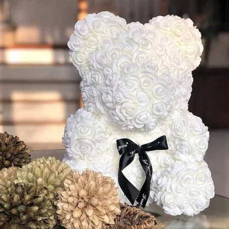 Ursulet floral alb din trandafiri 40 cm, decorat manual, in cutie cadou