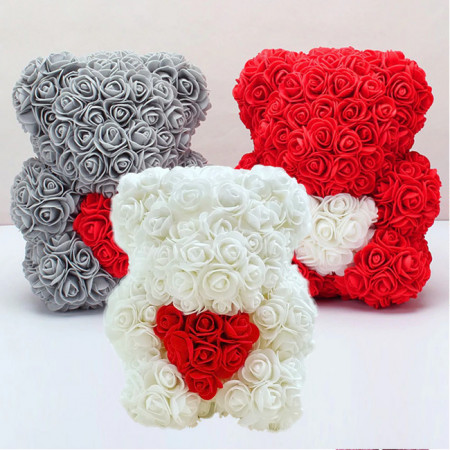 Ursulet floral 25 cm decorat manual cu trandafiri spuma, cu inima in cutie