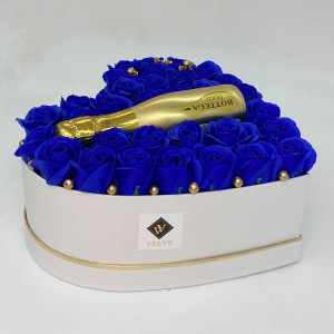 Aranjament floral Gold Rose, cutie inima cu trandafiri de sapun si Prosecco Bottega Rose Gold, albastru - Img 3