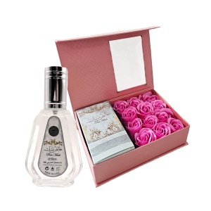 Set cadou Cadorium Apa de Parfum Lattafa Perfumes Pure Musk 50 ml si Cutie cu trandafiri