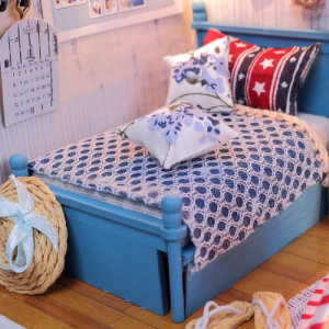 Set DIY pentru Casa de Papusi Brandon’s Room - Model de Dormitor din Lemn