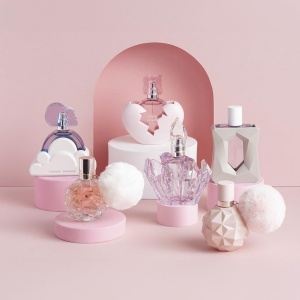 Ariana Grande God Is A Woman, Apa de Parfum, Femei