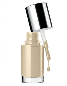 Clinique A Different Nail Enamel Polish 01 Call My Buff 9 Ml