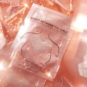 Masca hidratanta pentru bust, pentru iluminare instantanee Glamglow Bright Between The Girls - Img 2