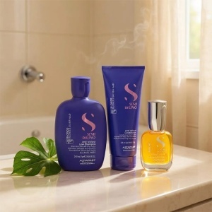 Pachet Alfaparf Semi di Lino Blonde pentru neutralizarea tonurilor de galben, Sampon 250 ml + Balsam 200ml + Ulei iluminator Cristalli Liquidi 15 ml