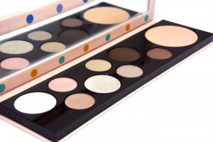 Paleta machiaj MAC Personality Palettes Prissy Princess, 16.5 g - Img 4