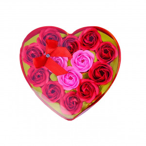 Set cadou Cupid's Casket, cutie cu trandafiri de sapun