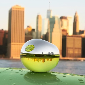 Set cadou DKNY Be Delicious Apa de parfum 30 ml + Spray de corp 118 ml + portfard