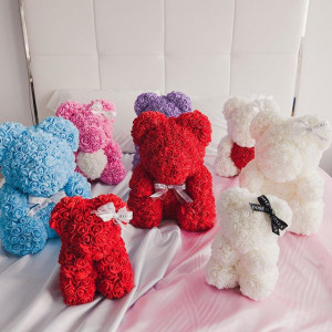 Ursulet din trandafiri albi de sapun cu inima rosie, in cutie cadou cu funda, 55 cm - Img 3
