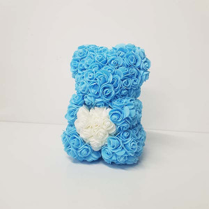 Ursulet floral 25 cm decorat manual cu trandafiri spuma, cu inima in cutie, albastru