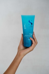 Balsam Leave-in pentru par foarte cret Alfaparf CURLS Perfecting Balm 200 ml