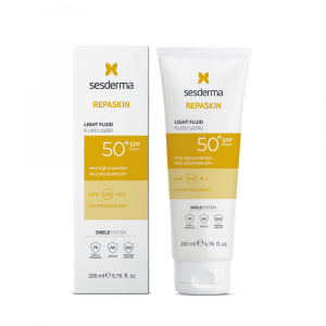 Fluid lejer pentru corp cu protectie solara SPF 50 Repaskin Sesderma, 200 ml