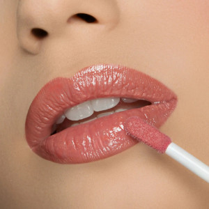 Luciu de buze cu textura cremoasa Diego dalla Palma Push Up Gloss Volume Effect, 8 ml