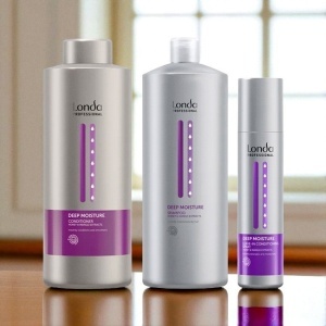 Pachet Londa Professional Deep Moisture – Sampon 1000 ml + Balsam 1000 ml + Spray leave-in 250 ml pentru hidratare intensa si netezire