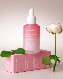 Ser anti-rid cu bakuchiol si apa de trandafir de Damasc, Face Republic, Blooming Forever Rosé Serum, 45 ml