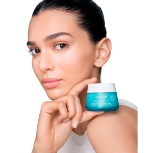 Serbet pentru ten hidratant si matifiant Mineral 89 Vichy, 50 ml