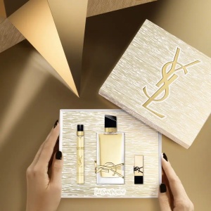 Set cadou Yves Saint Laurent Libre Apa de Parfum, 90 ml + mini Apa de Parfum, 10 ml + mini Lipstick 1,3 ml nuanta Nu Muse