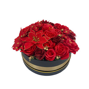 Aranjament floral in cutie neagra rotunda cu craciunite, hortensii si trandafiri