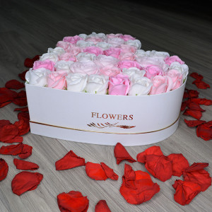 Aranjament floral Miracle Love cutie inima cu trandafiri sapun - Img 2